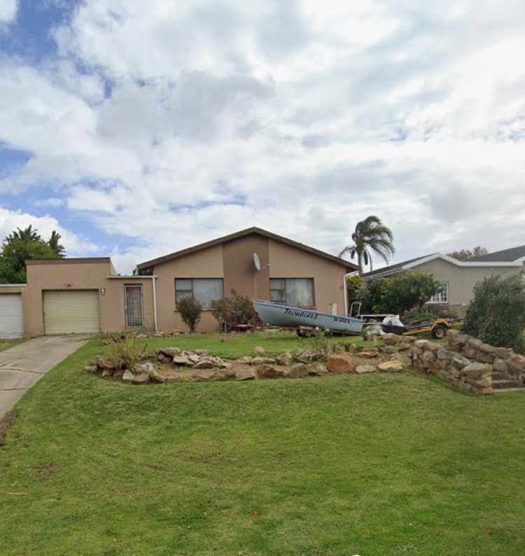 4 Bedroom Property for Sale in Kabega Park Eastern Cape